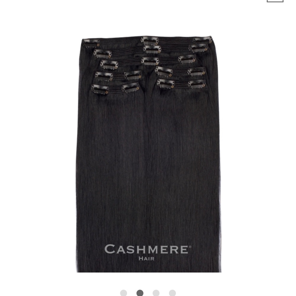 Cashmere Hair extensions in the shade Pure Black 20”